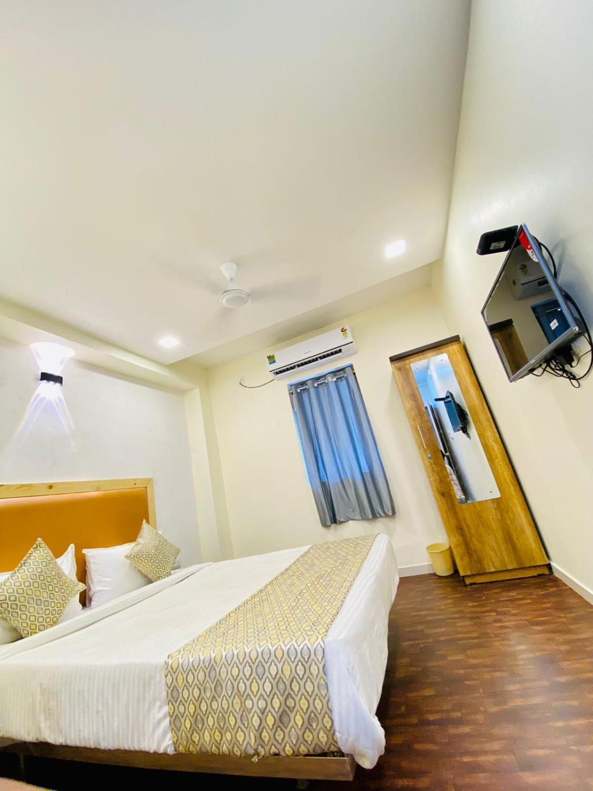 Hotel Alexa By Abc Amhedabad Dış mekan fotoğraf