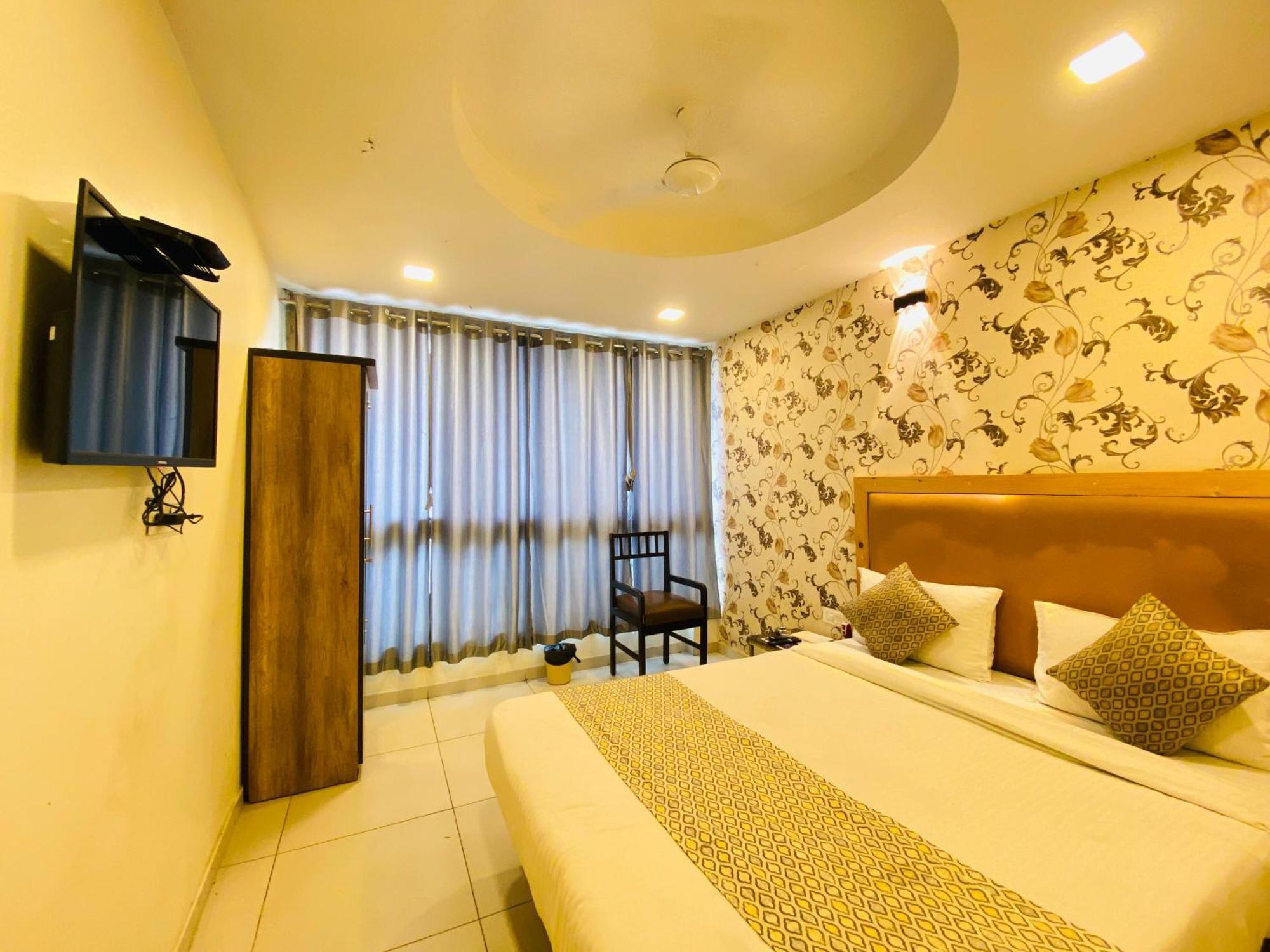 Hotel Alexa By Abc Amhedabad Dış mekan fotoğraf